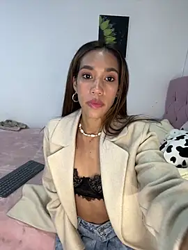 Snapshot of zoe_storm chatting on 01/30/25, 10:41 zoe storm online show from 01/30/25, 10:41