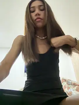 Snapshot of zoe_storm chatting on 02/18/25, 01:43 zoe storm online show from 02/18/25, 01:43