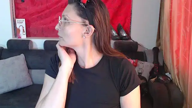 sachaclinford online show from 10/15/25, 06:08