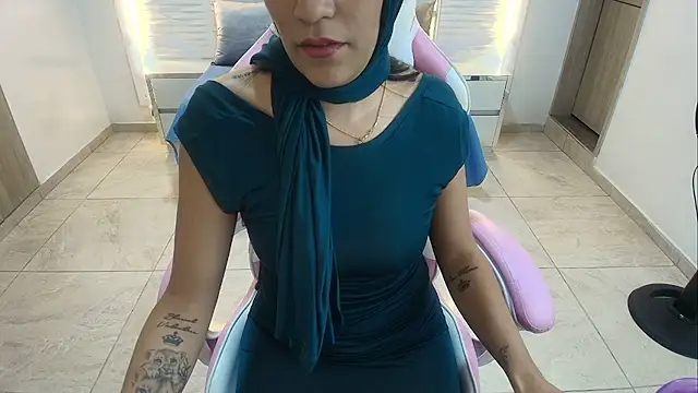 Zulema hamdi online show from 02/06/25, 07:18