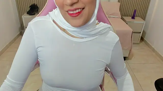 Zulema hamdi online show from 03/12/25, 02:09