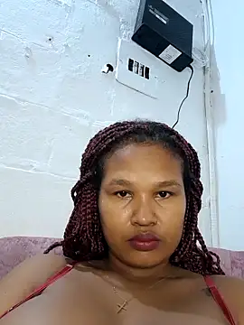 Snapshot of anais_03 chatting on 09/16/25, 04:13 anais 03 online show from 09/16/25, 04:13