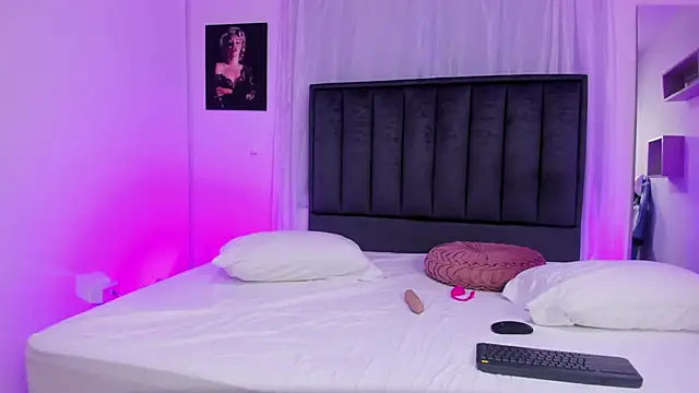 Michelle Jaramillo online show from 02/05/25, 12:49