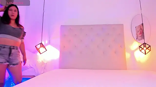 Michelle Jaramillo online show from 02/08/25, 11:33