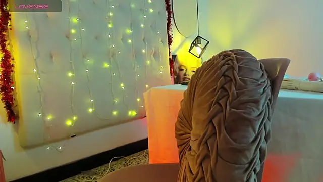 Michelle Jaramillo online show from 02/13/25, 10:54