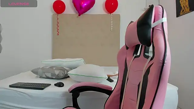 Michelle Jaramillo online show from 02/14/25, 07:33