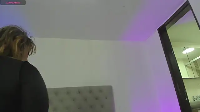 Dayana  Ospina online show from 02/10/25, 07:38