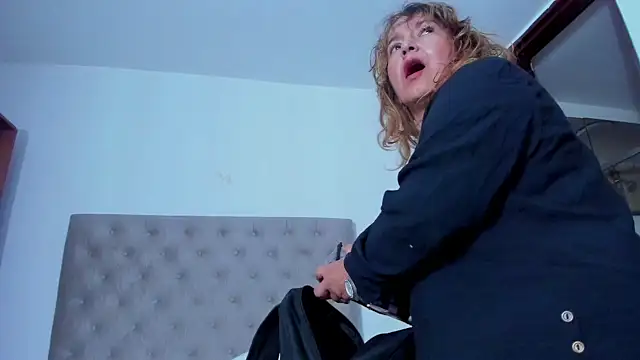 Dayana  Ospina online show from 02/21/25, 10:26