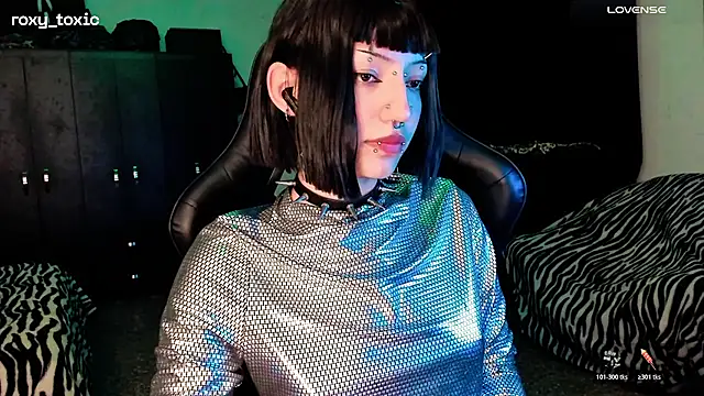 roxy toxic online show from 11/11/25, 01:27