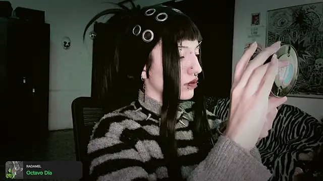 roxy toxic online show from 04/03/26, 01:25