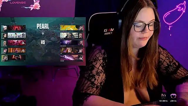 Snapshot of EveBaker04 chatting on 12/19/25, 04:47 EveBaker04 online show from 12/19/25, 04:47