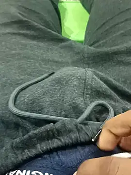 Snapshot of Siddharth_love8 chatting on 01/20/25, 04:32 Siddharth love8 online show from 01/20/25, 04:32