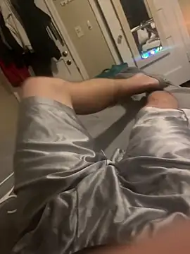 Snapshot of biggzee6 chatting on 11/07/25, 06:35 biggzee6 online show from 11/07/25, 06:35