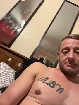 Snapshot of biggzee6 chatting on 11/18/25, 04:50 biggzee6 online show from 11/18/25, 04:50