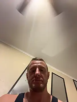 Snapshot of biggzee6 chatting on 11/29/25, 10:13 biggzee6 online show from 11/29/25, 10:13