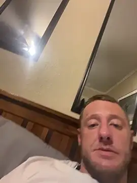 Snapshot of biggzee6 chatting on 11/30/25, 11:47 biggzee6 online show from 11/30/25, 11:47