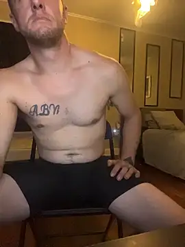 Snapshot of biggzee6 chatting on 12/19/25, 12:01 biggzee6 online show from 12/19/25, 12:01