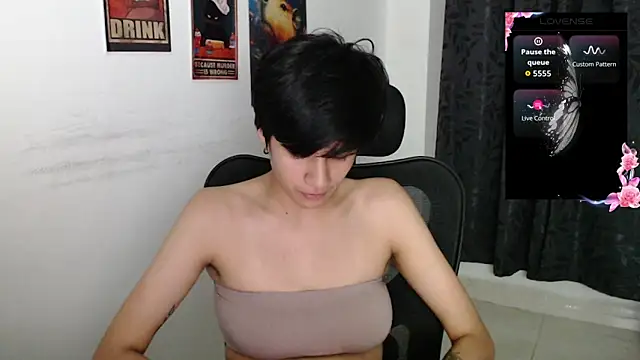 Snapshot of Dha_lia0 chatting on 10/04/25, 08:51 Dha lia0 online show from 10/04/25, 08:51