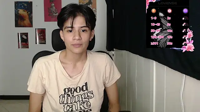 Snapshot of Dha_lia0 chatting on 11/11/25, 10:43 Dha lia0 online show from 11/11/25, 10:43