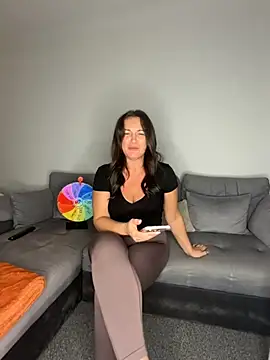 Snapshot of GoddessLucyRose chatting on 09/22/25, 08:22 GoddessLucyRose online show from 09/22/25, 08:22