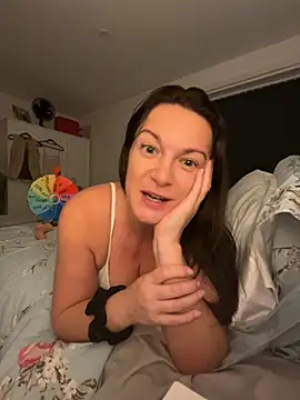 Snapshot of GoddessLucyRose chatting on 10/06/25, 09:56 GoddessLucyRose online show from 10/06/25, 09:56