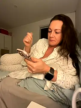 Snapshot of GoddessLucyRose chatting on 10/15/25, 09:04 GoddessLucyRose online show from 10/15/25, 09:04