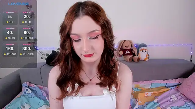 Snapshot of EmmyStar_ chatting on 02/19/25, 10:42 EmmyStar online show from 02/19/25, 10:42