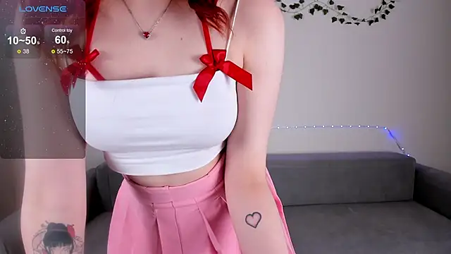 Snapshot of EmmyStar_ chatting on 03/13/25, 10:10 EmmyStar online show from 03/13/25, 10:10