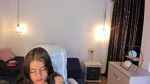 Nicole Foxx  online show from 02/16/25, 01:36