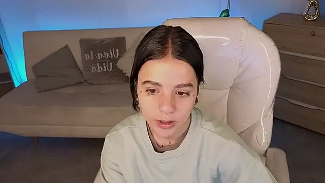 Nicole Foxx  online show from 03/13/26, 07:20