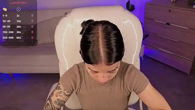 Nicole Foxx  online show from 03/20/26, 07:30