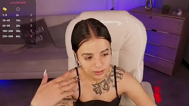 Nicole Foxx  online show from 03/24/26, 08:36