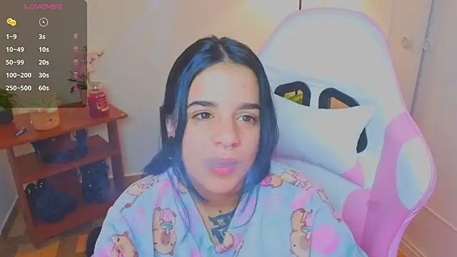 Nicole Foxx  online show from 07/03/26, 11:05