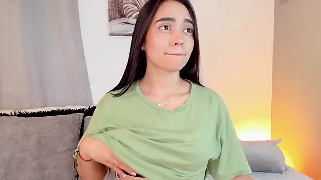 Snapshot of miss_hellen2 chatting on 03/22/25, 04:45 miss hellen2 online show from 03/22/25, 04:45