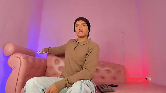 Snapshot of DanteAndKyle chatting on 11/16/25, 11:54 DanteAndKyle online show from 11/16/25, 11:54