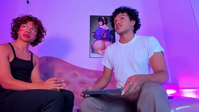 Snapshot of DanteAndKyle chatting on 11/18/25, 11:26 DanteAndKyle online show from 11/18/25, 11:26