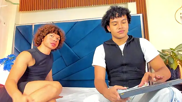 Snapshot of DanteAndKyle chatting on 11/19/25, 10:43 DanteAndKyle online show from 11/19/25, 10:43