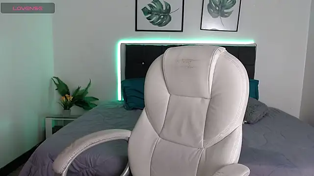 Snapshot of MysticMature chatting on 02/10/25, 09:36 MysticMature online show from 02/10/25, 09:36