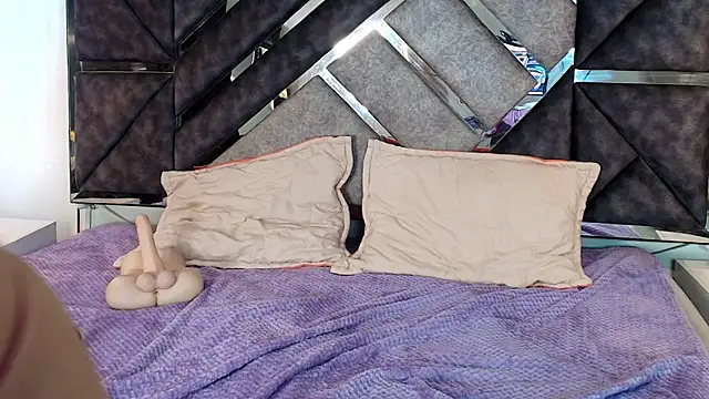 Snapshot of MysticMature chatting on 11/07/25, 05:24 MysticMature online show from 11/07/25, 05:24