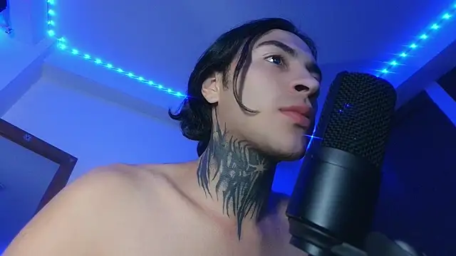 Snapshot of jord4nn__ chatting on 01/25/25, 07:28 jord4nn online show from 01/25/25, 07:28