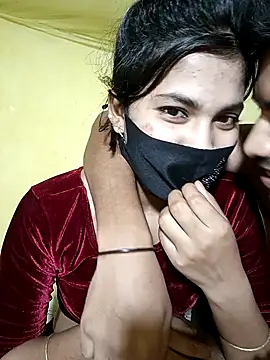 Hot couple 1 online show from 10/18/25, 05:25