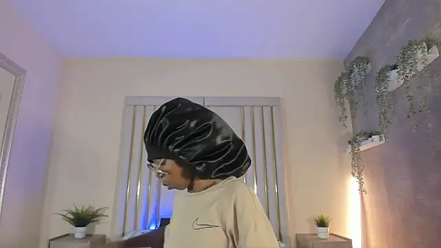 Snapshot of Liincostelloo chatting on 03/07/25, 07:38 Liincostelloo online show from 03/07/25, 07:38