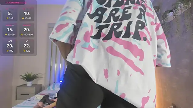 Snapshot of Liincostelloo chatting on 03/10/25, 07:40 Liincostelloo online show from 03/10/25, 07:40