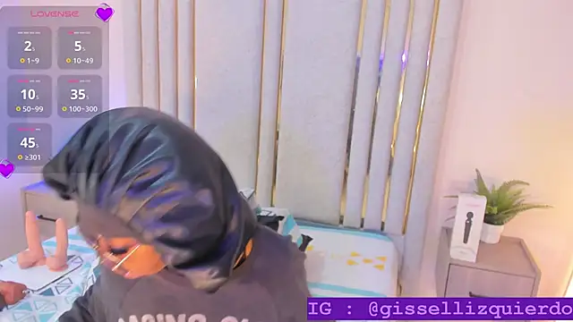 Snapshot of Liincostelloo chatting on 10/10/25, 07:46 Liincostelloo online show from 10/10/25, 07:46