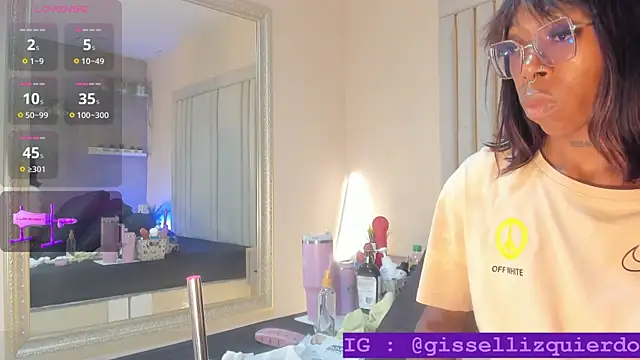 Snapshot of Liincostelloo chatting on 11/11/25, 07:36 Liincostelloo online show from 11/11/25, 07:36