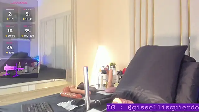 Snapshot of Liincostelloo chatting on 11/17/25, 12:11 Liincostelloo online show from 11/17/25, 12:11