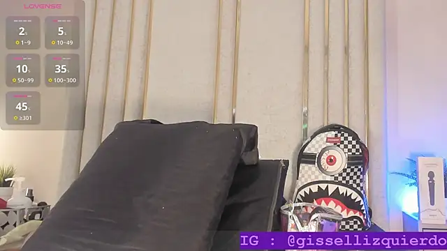 Snapshot of Liincostelloo chatting on 12/15/25, 07:51 Liincostelloo online show from 12/15/25, 07:51