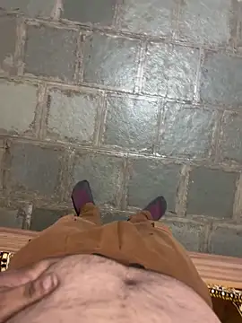 Snapshot of hireom55 chatting on 11/15/25, 07:10 hireom55 online show from 11/15/25, 07:10