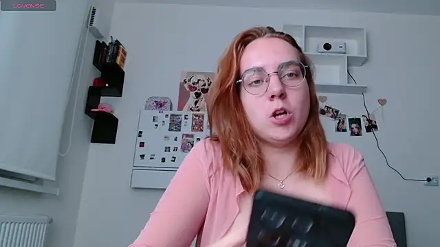 Snapshot of _candy__sweet__ chatting on 09/19/25, 07:03 candy sweet online show from 09/19/25, 07:03