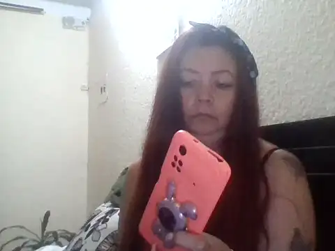 Snapshot of queencarlota82 chatting on 03/16/25, 03:14 queencarlota82 online show from 03/16/25, 03:14